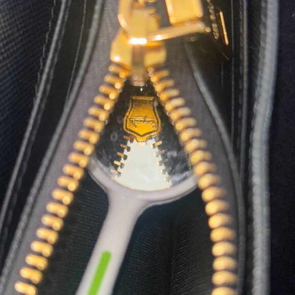 New Prada Saffiano Leather Business Card Wallet With Strap (Certified Authentic) - Picture 11 of 13